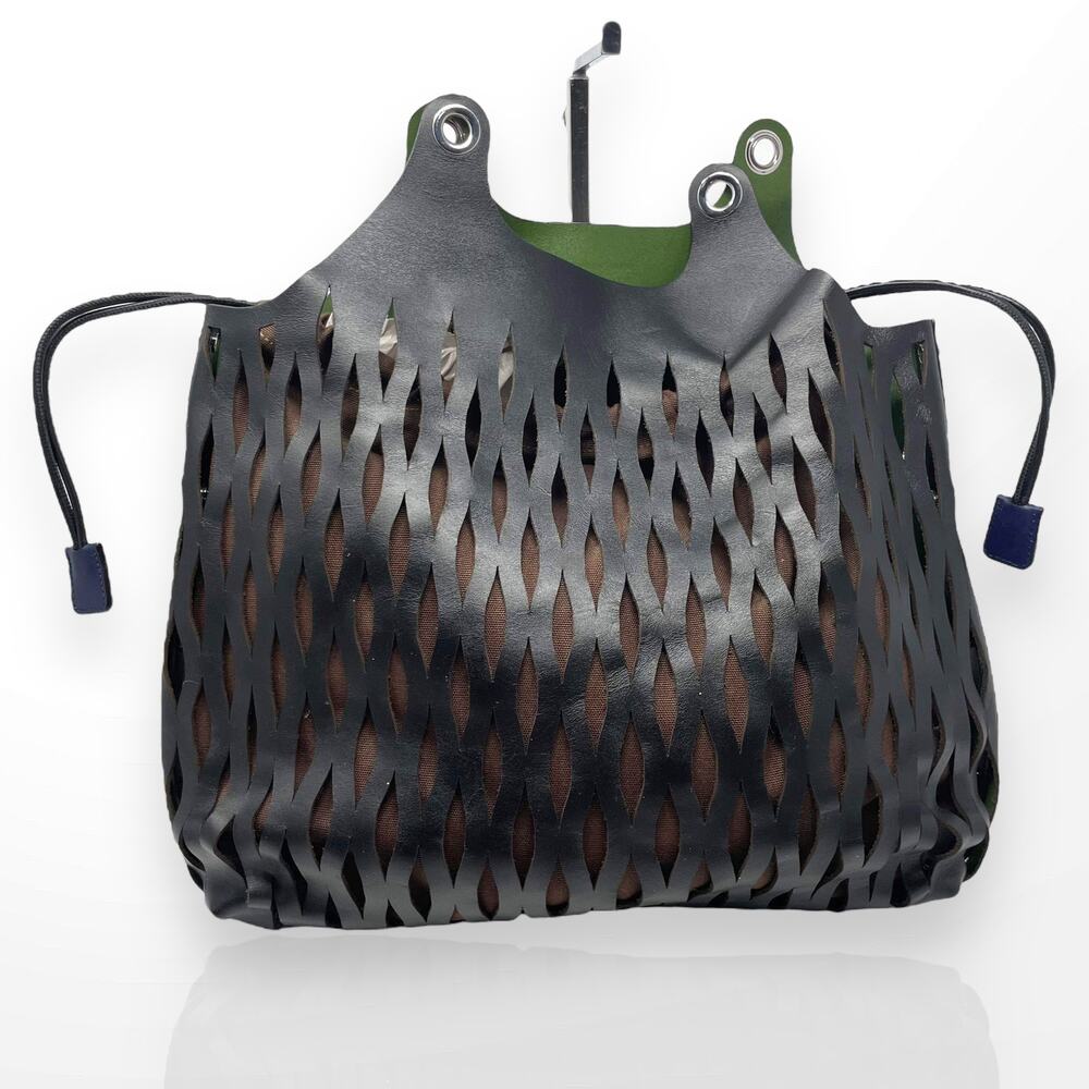 Henri Bendel Black Woven Shoulder Bag - Picture 3 of 8